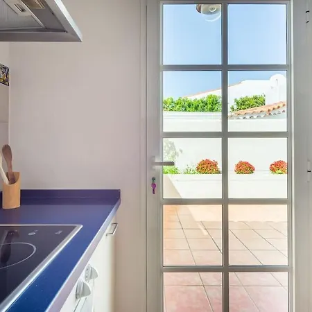 Fabulous , Wifi, Swimming Pool And בית נופש